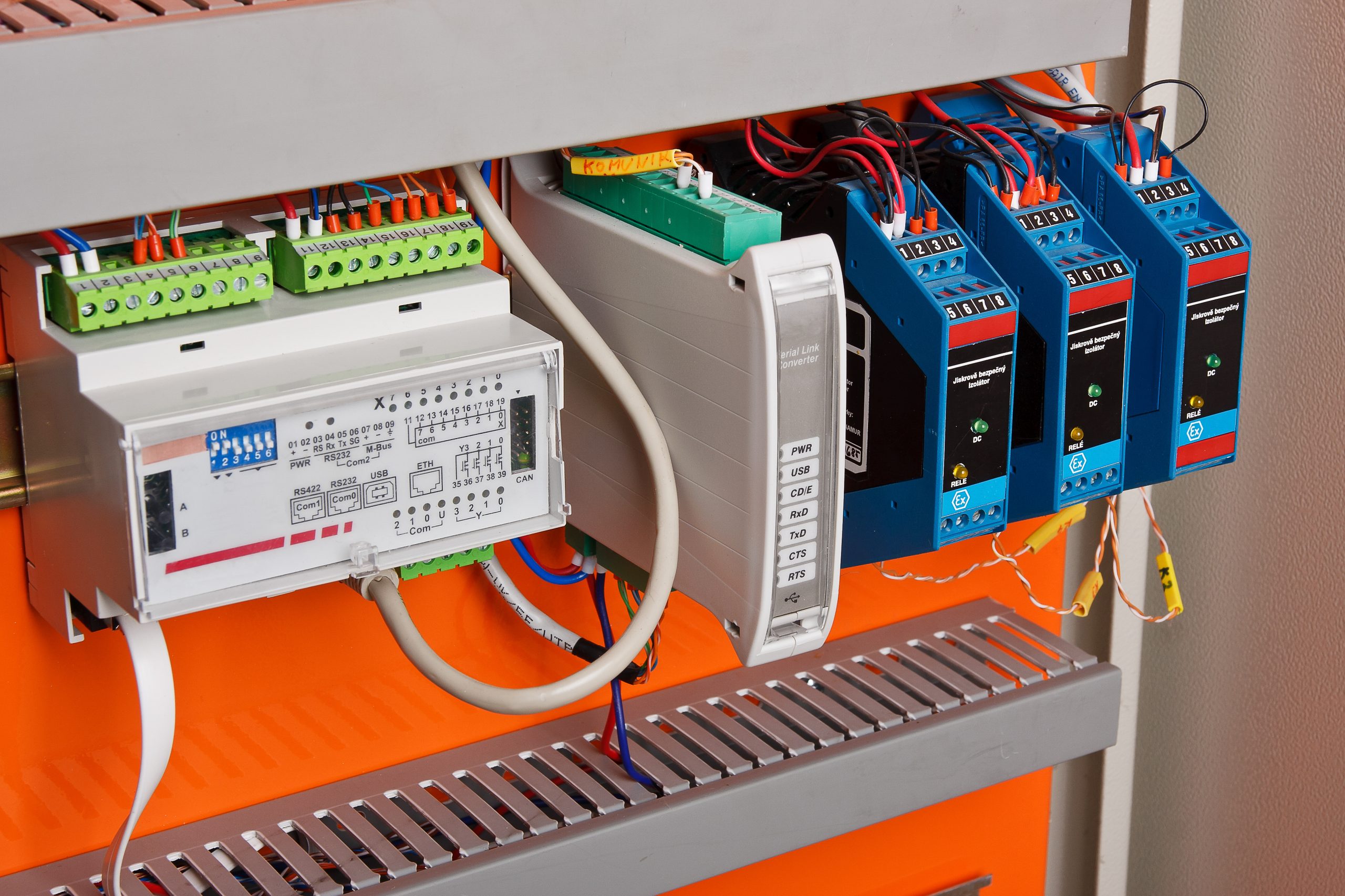 New control panel with static energy meters and circuit-breakers (fuse)